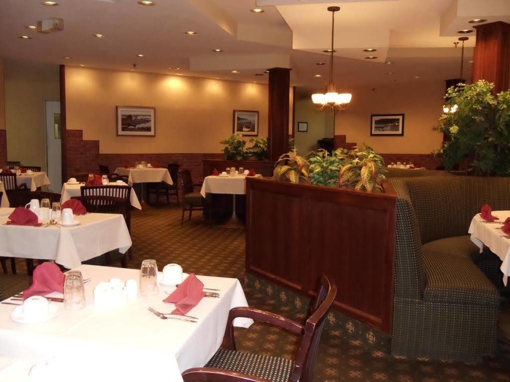 Albatross Hotel Gander Exterior foto